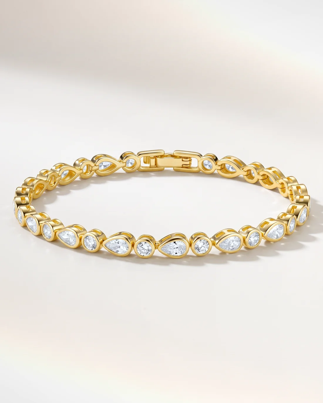 ORTIGAS Pear Bezel Line bracelet, front view