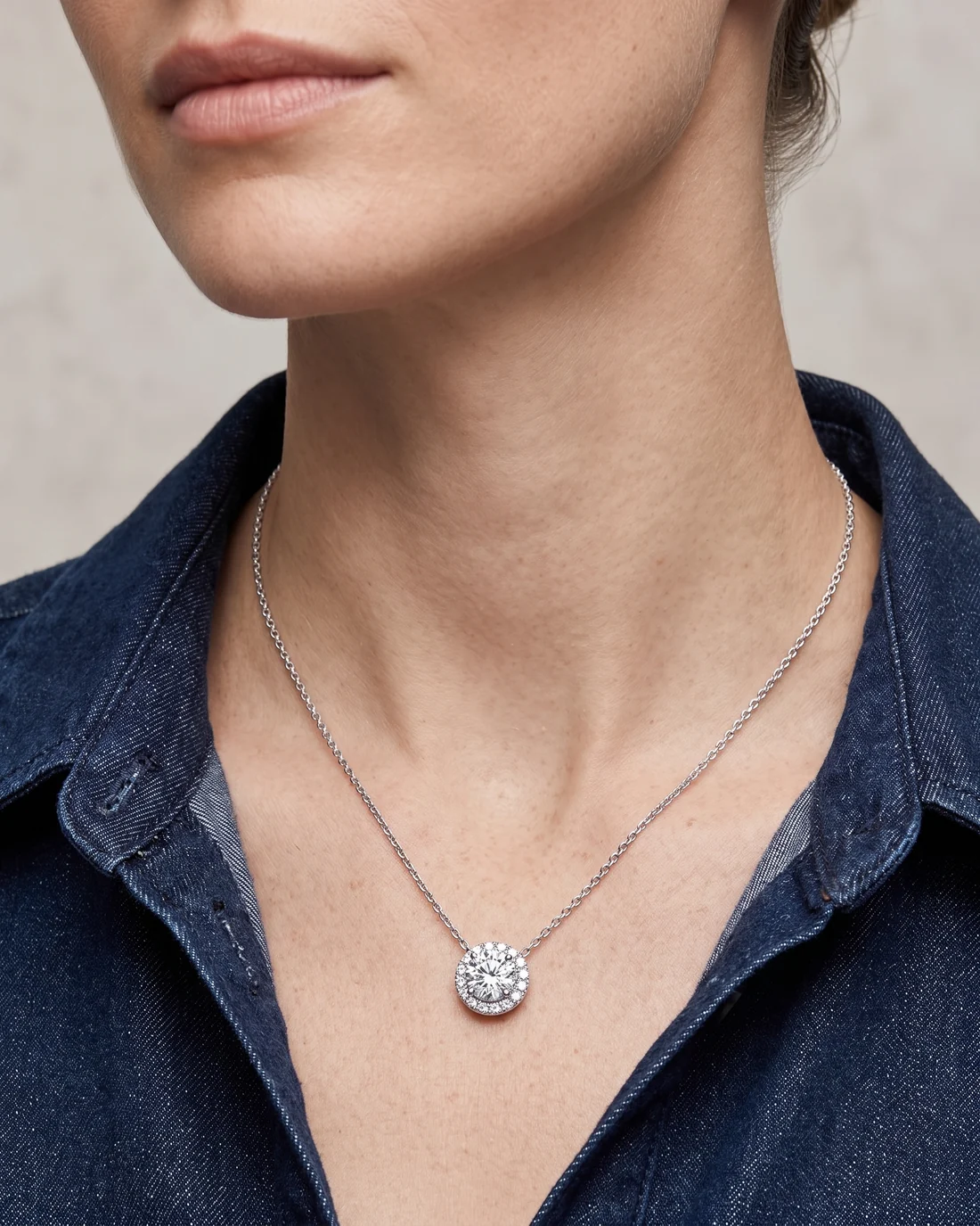 ORTIGAS Round Halo Pendant necklace, worn on the neck
